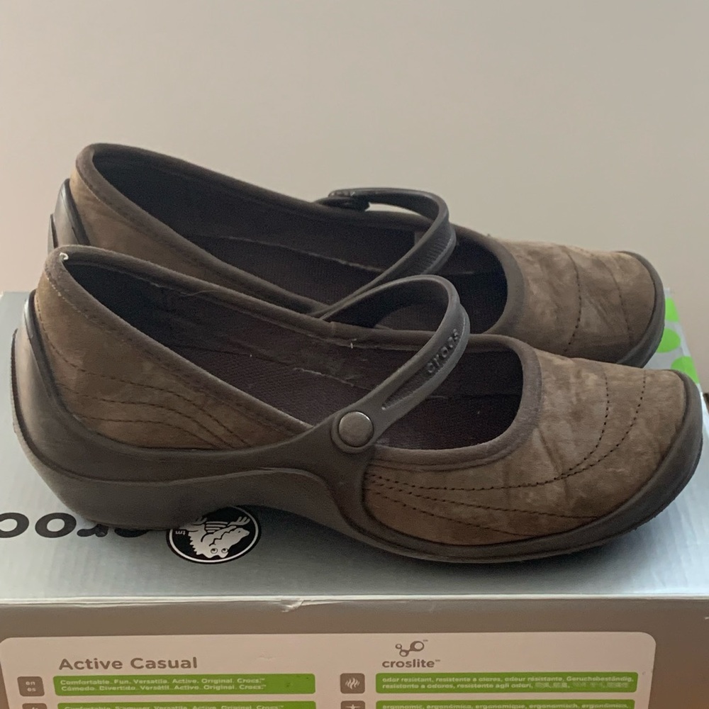 Crocs RARE Brown Suede Mary Jane Casual Shoes Size 8